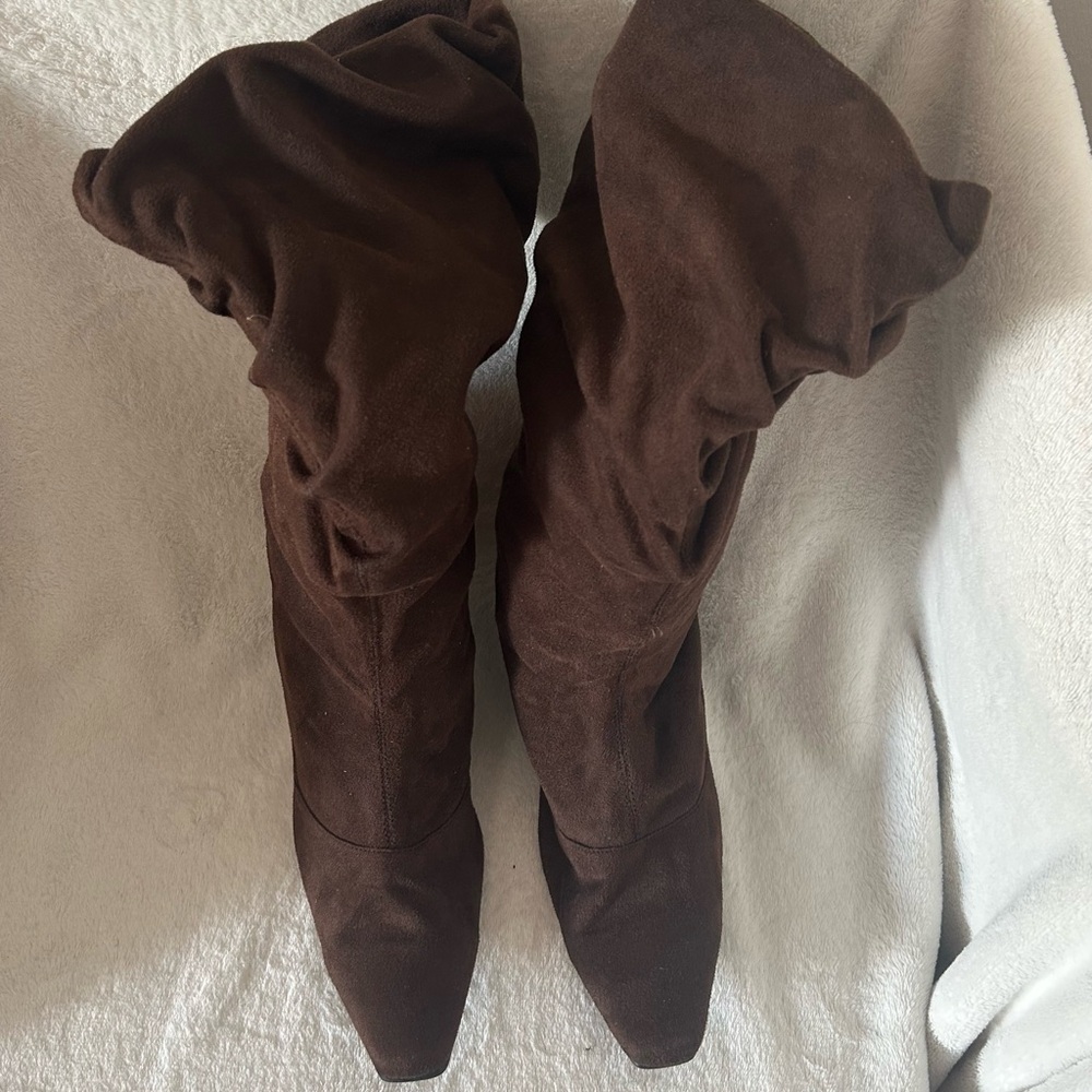 Size 9.5, George Brand Brown Suede Women's Boots. Kitten heel, pull on boots.